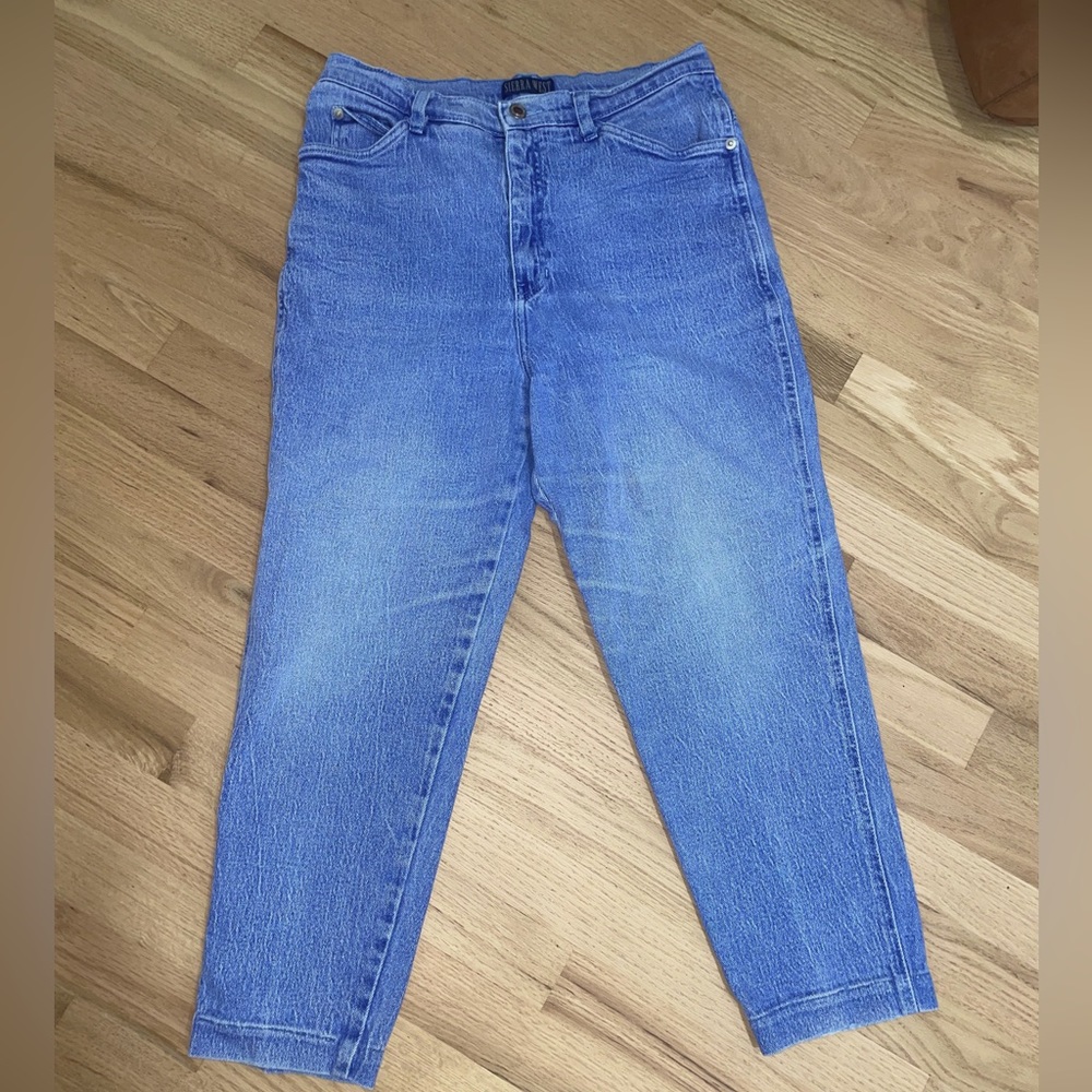 Vintage 28” waist Sierra West high waist stretch Blue Jeans 11-12